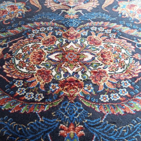 Dywan Ekskluzywny Qum Silk 08 Navy 160 x 230 cm granatowy Dywan Ekskluzywny Qum Silk 08 Navy 160 x 230 cm granatowy